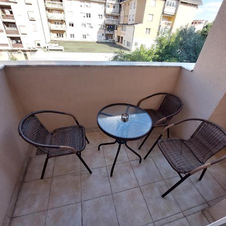 Apartment Gelic Family Κουμάνοβο Εξωτερικό φωτογραφία