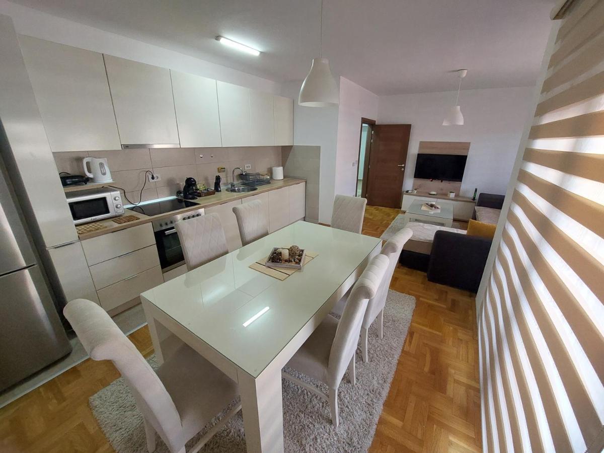 Apartment Gelic Family Κουμάνοβο Εξωτερικό φωτογραφία