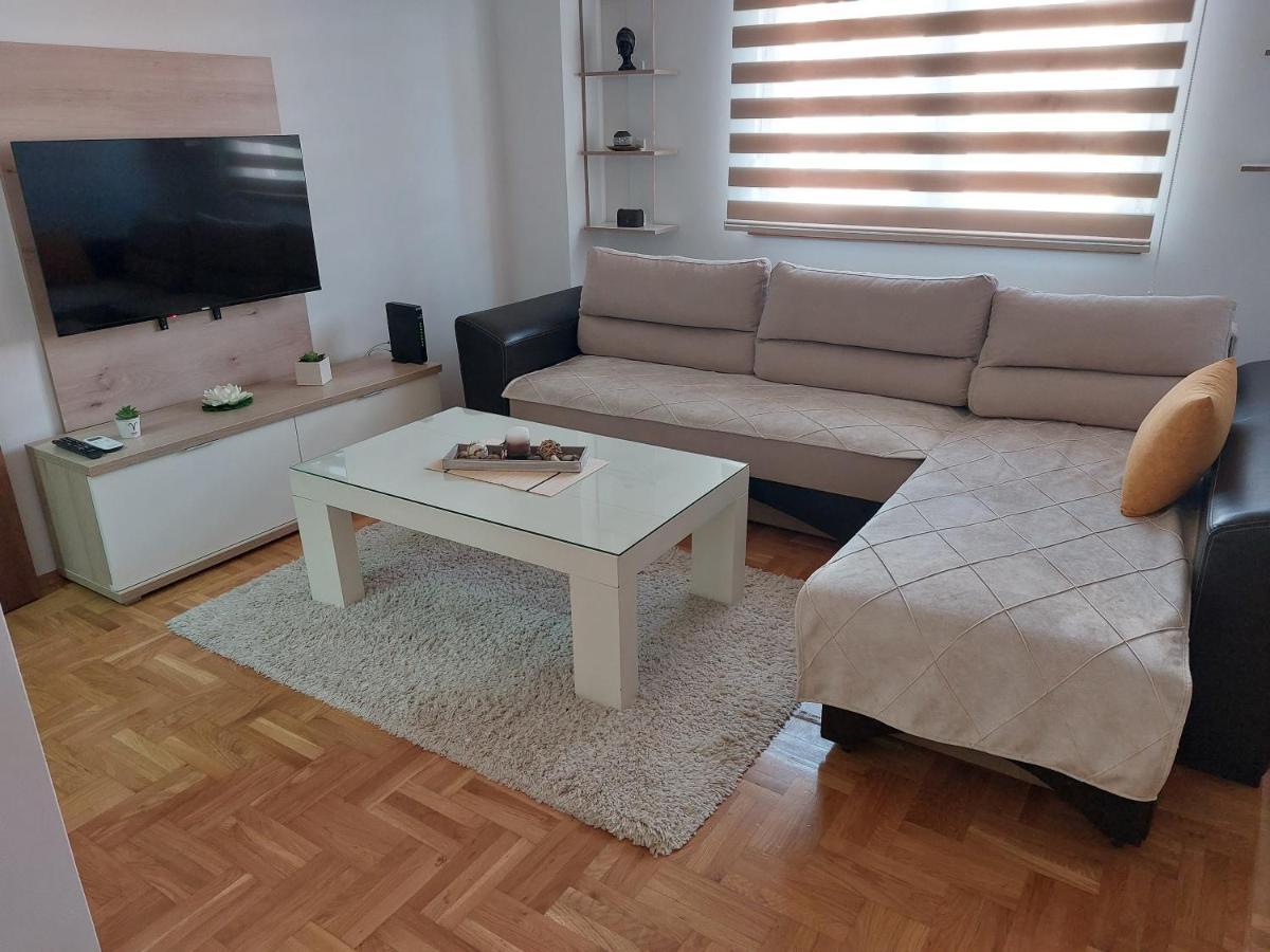 Apartment Gelic Family Κουμάνοβο Εξωτερικό φωτογραφία