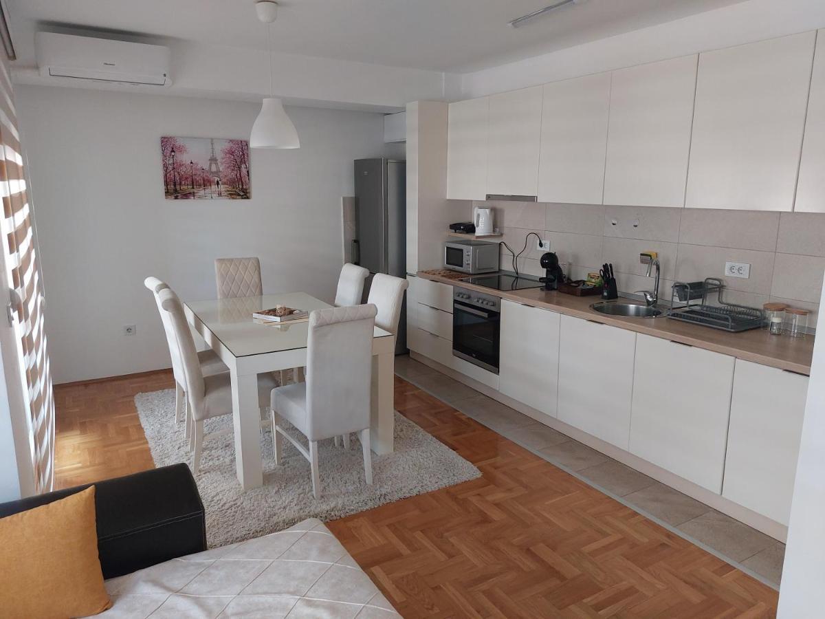 Apartment Gelic Family Κουμάνοβο Εξωτερικό φωτογραφία